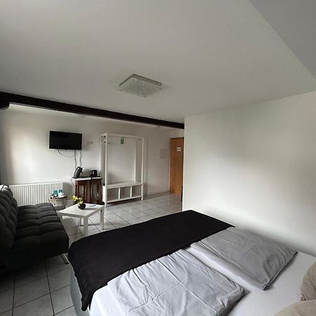 Mikroapartments Klarenthal Saarbrücken Esterno foto
