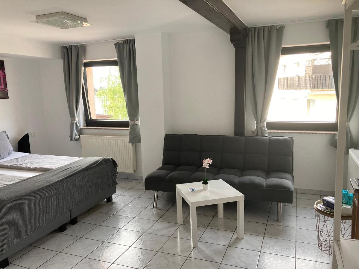 Mikroapartments Klarenthal Saarbrücken Esterno foto