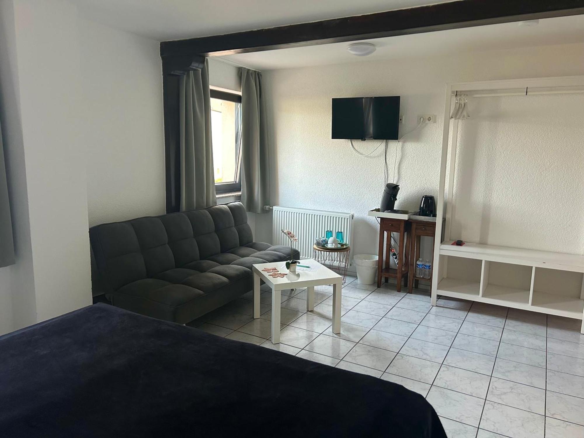Mikroapartments Klarenthal Saarbrücken Esterno foto