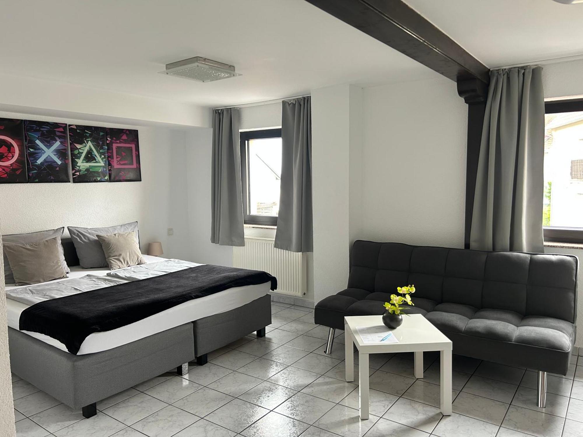 Mikroapartments Klarenthal Saarbrücken Esterno foto